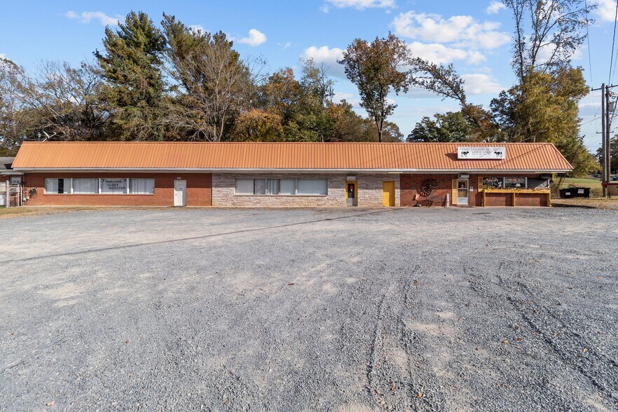 More Photos Of 1128 N Main St, Oakboro Restaurant For Sale