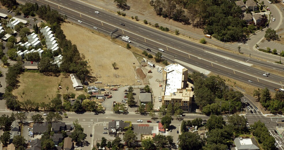 More Photos Of 8755-8757 Old Redwood Hwy, Windsor Hotel For Sale
