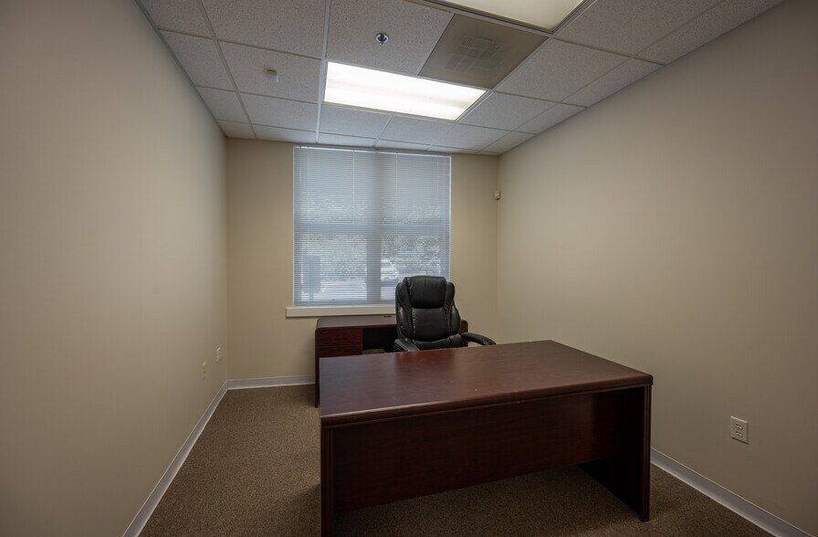 More Photos Of 141 Providence Rd, Chapel Hill Office Residential For Sale