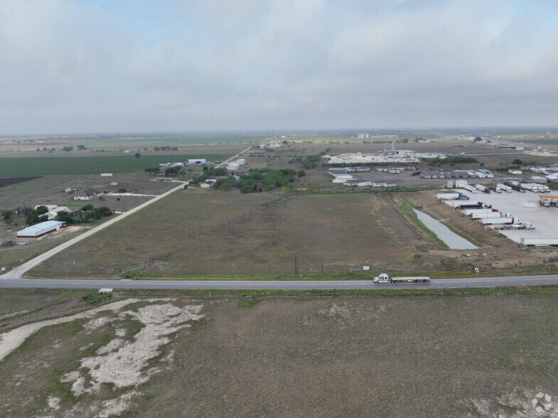 More Photos Of IH-10 E @ FM 775, Seguin Land For Sale