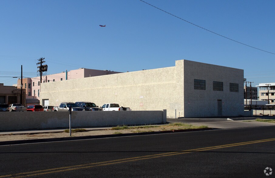 More Photos Of 533 W Monroe St, Phoenix Warehouse For Sale