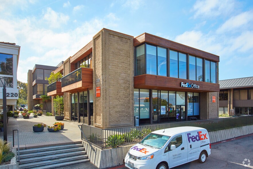 More Photos Of 230 Newport Center Dr, Newport Beach Office For Lease