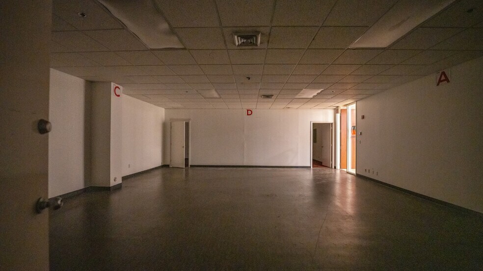 More Photos Of 6000 Park of Commerce Blvd, Boca Raton Distribution For Lease