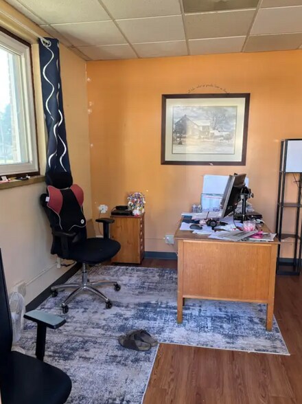 More Photos Of 605 E 4th Ave, Brodhead Office For Sale