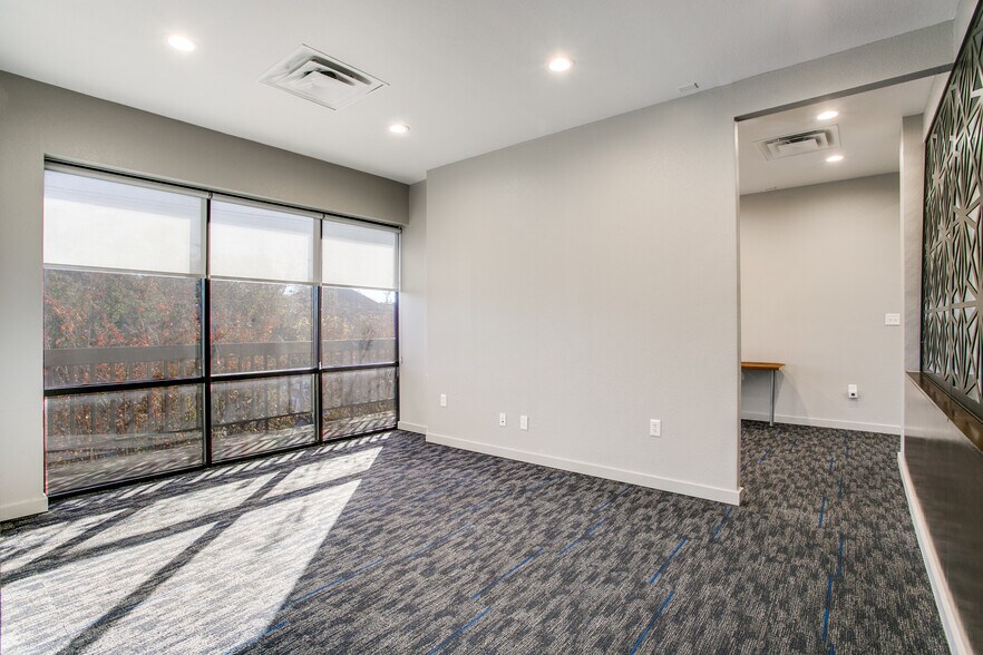 More Photos Of 2650 Valley View Ln, Farmers Branch Office For Sale