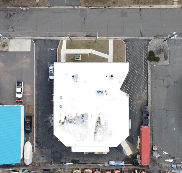 More Photos Of 203 Egel Ave, Middlesex Flex For Sale