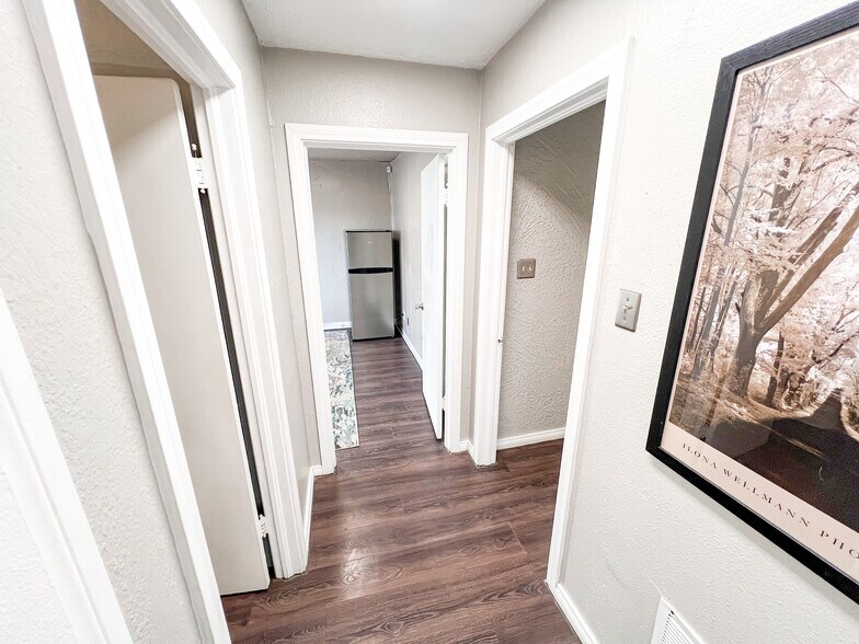 More Photos Of 1309 N Big Spring St, Midland Office For Lease