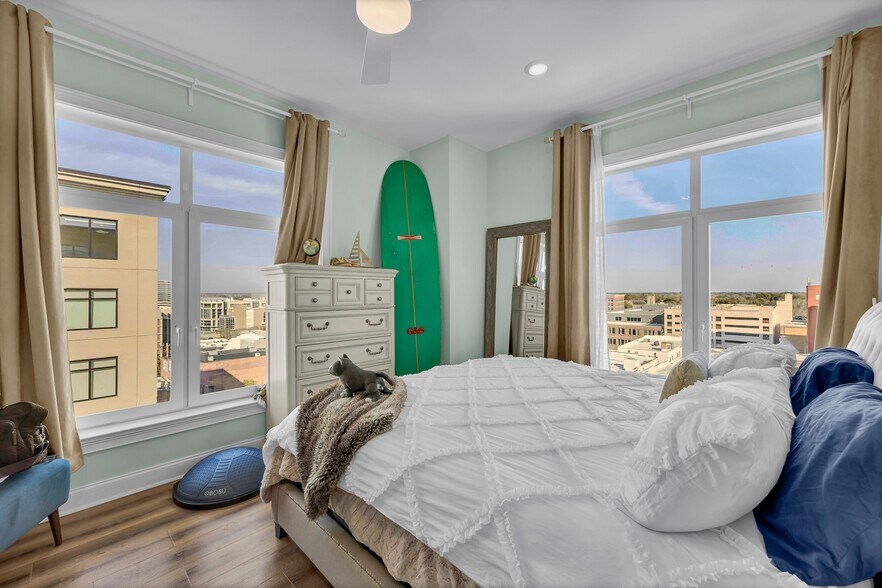 More Photos Of 240 N Water St, Wilmington Specialty For Sale