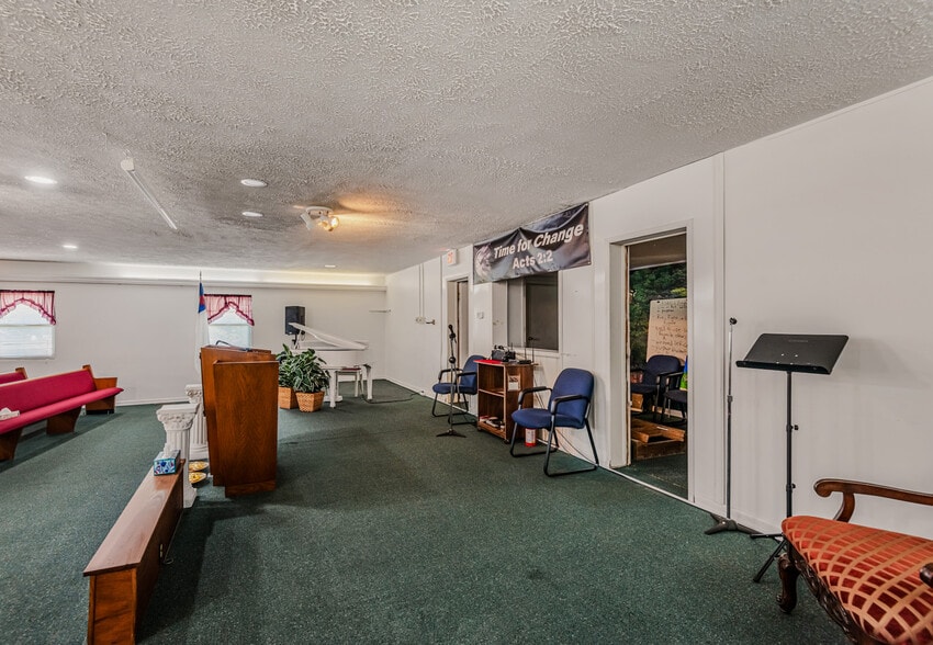 More Photos Of 7990 S 300 W, Columbus Flex For Sale