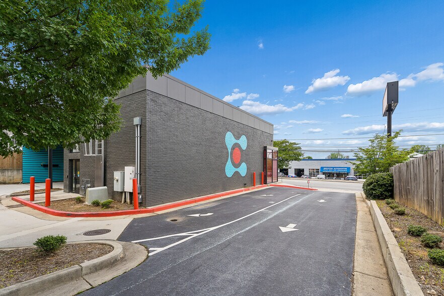 More Photos Of 1605 Howell Mill Rd NW, Atlanta Storefront Retail Office For Sale