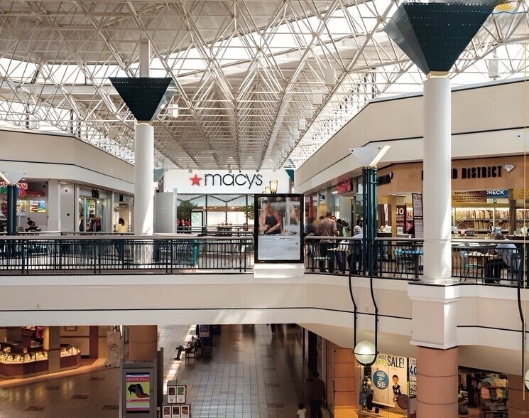 More Photos Of 1000-2460 Southlake Mall, Morrow Unknown For Lease
