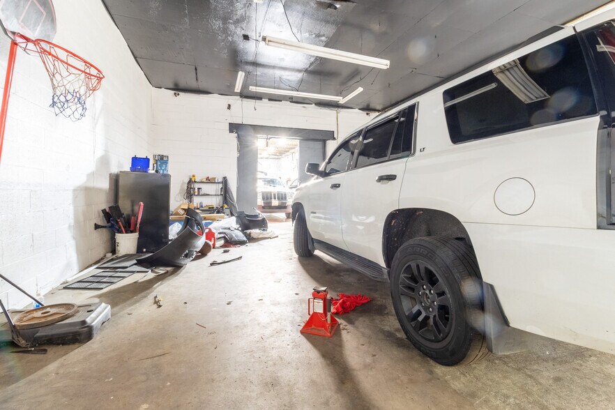 More Photos Of 454 W 8th Ave, West Homestead Light Distribution For Sale