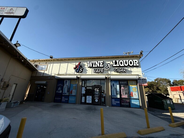 More Photos Of 19805 Shady Ln, San Antonio General Retail For Lease
