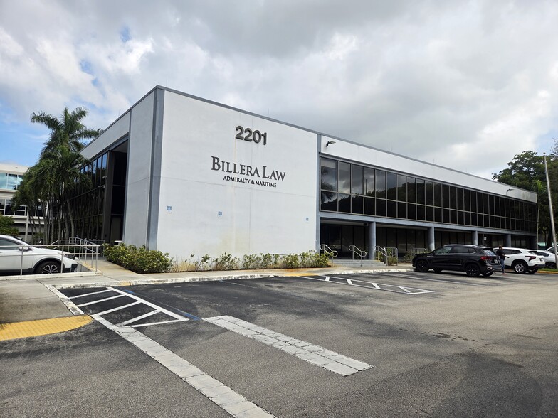 More Photos Of 2201 NW Corporate Blvd, Boca Raton Medical For Lease