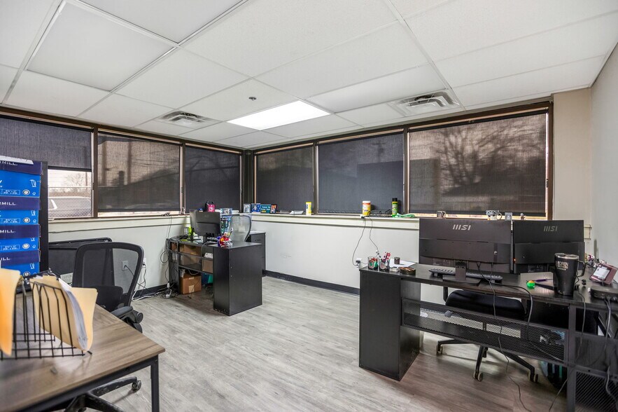 More Photos Of 808 Rhoads Ave, Columbus Warehouse For Sale