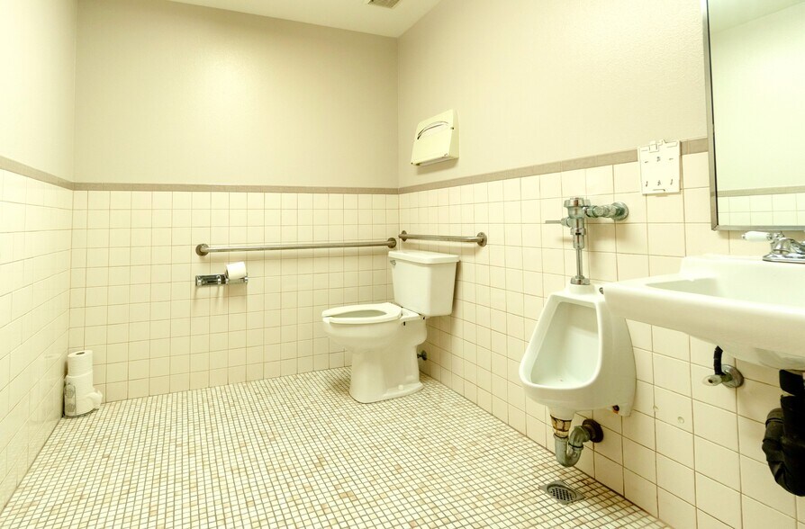 More Photos Of 901 N Pacific Coast Hwy, Redondo Beach Medical For Lease