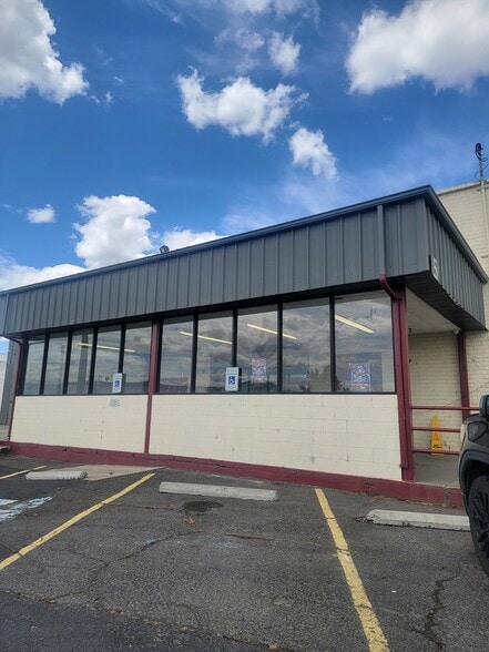 More Photos Of 5 Ranch Rite Rd, Yakima General Retail For Lease