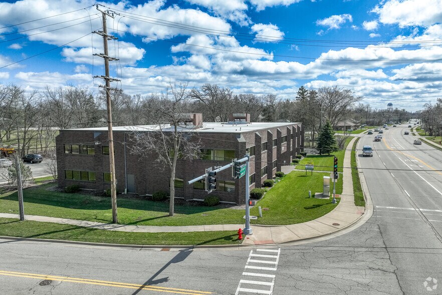 More Photos Of 101 N Virginia St, Crystal Lake Medical For Lease