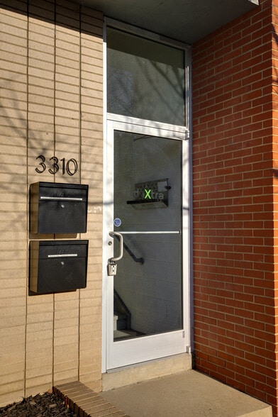 More Photos Of 3310 W Clay St, Richmond Showroom For Lease