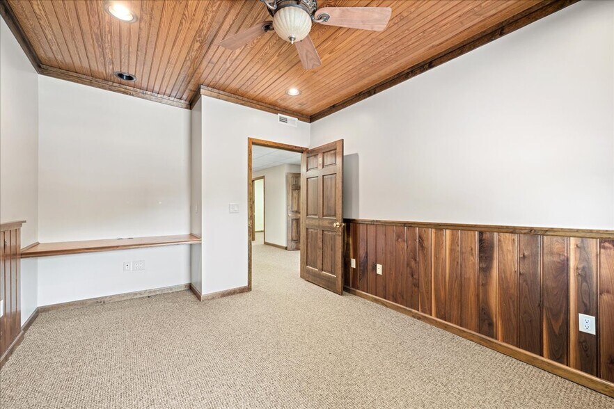 More Photos Of 303 E Main St, Pickens General Retail For Sale