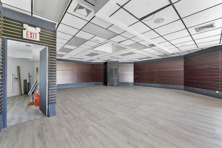 More Photos Of 888 East Coast Ave, Lantana Freestanding For Lease