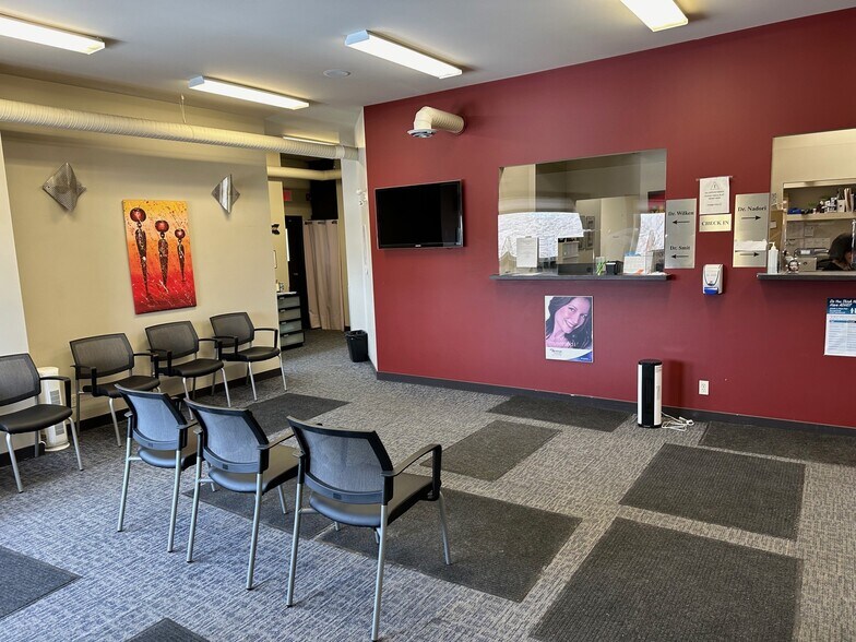 More Photos Of 4306 Richmond Rd SW, Calgary Medical For Sale