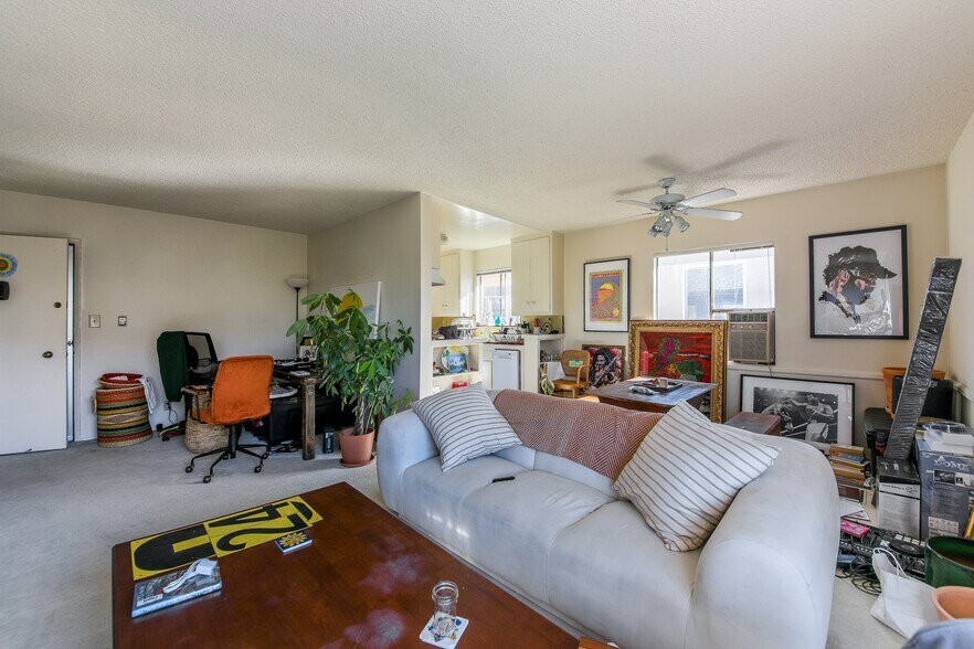 More Photos Of 8443 Blackburn Ave, Los Angeles Apartments For Sale