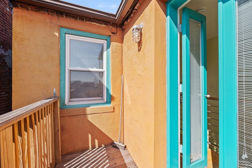 More Photos Of 1637 E Baltimore St, Baltimore Office Residential For Sale