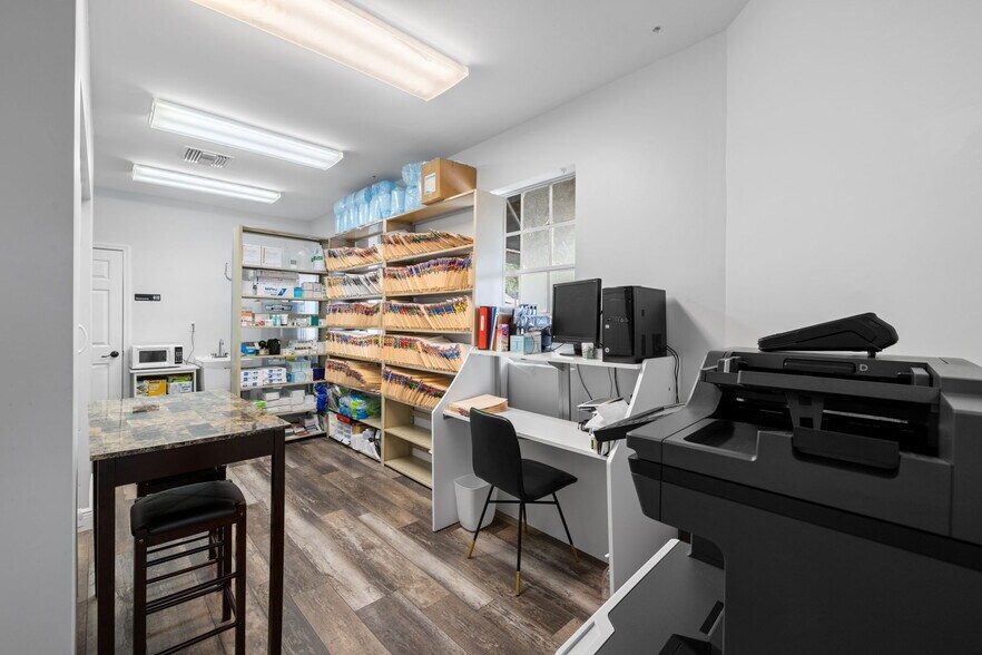 More Photos Of 815 S Howard Ave, Tampa Medical For Sale