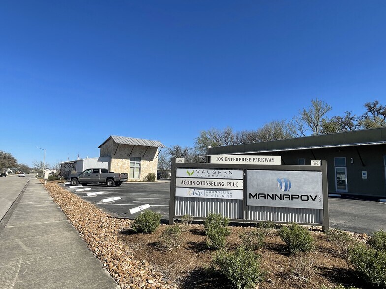 More Photos Of 109 Enterprise Pky, Boerne Loft Creative Space For Lease