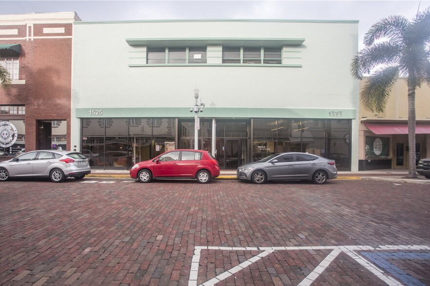 More Photos Of 1525 Hendry St, Fort Myers General Retail For Sale