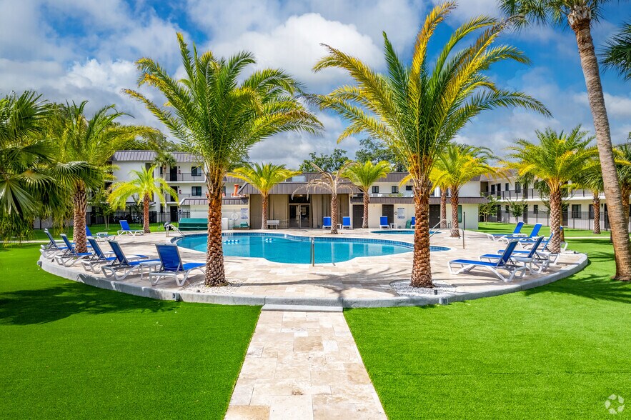 More Photos Of 2025 Rogers St, Clearwater Apartments For Sale