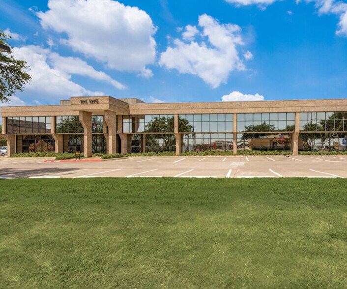 More Photos Of 9304 Forest Ln, Dallas Office For Lease