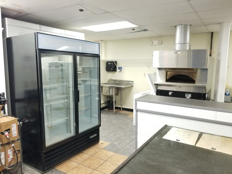 More Photos Of 574 Washington St, Easton Freestanding For Lease