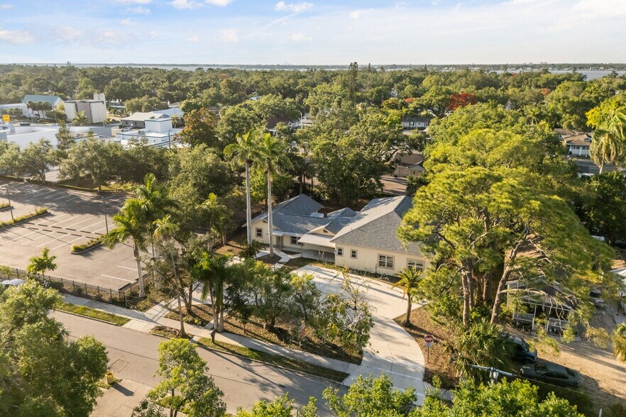 More Photos Of 2726 6th Ave W, Bradenton Serviced Offices For Sale