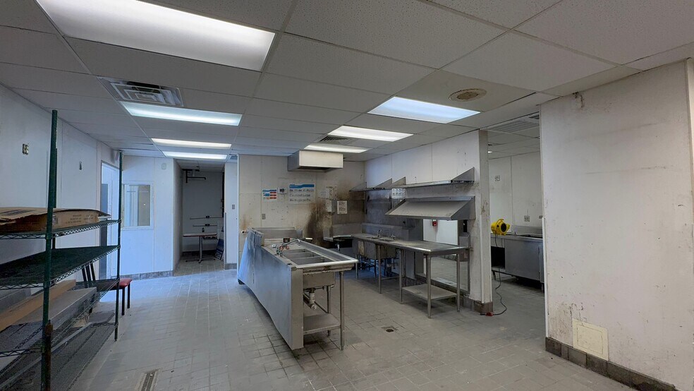 More Photos Of 2441 S Hamilton Rd, Columbus Fast Food For Lease