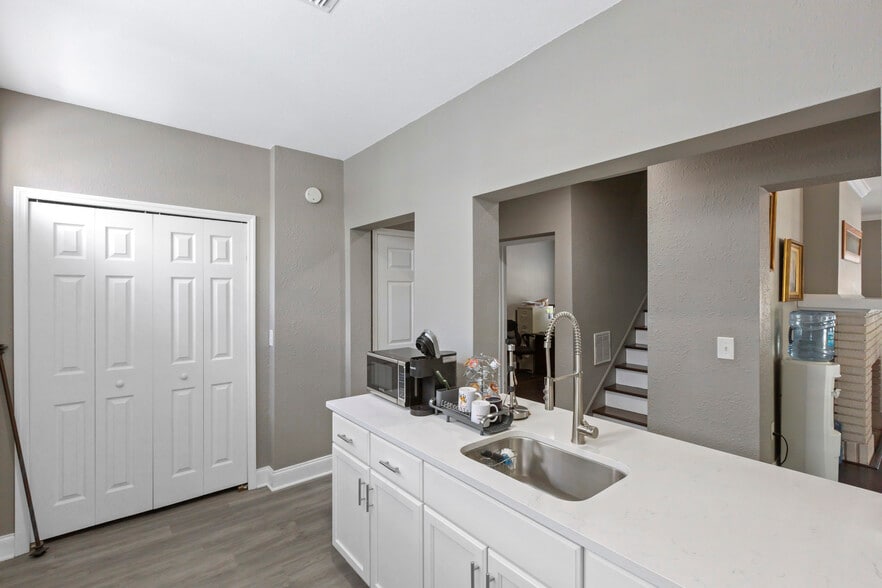 More Photos Of 822 Menendez Ct, Orlando Office Residential For Lease