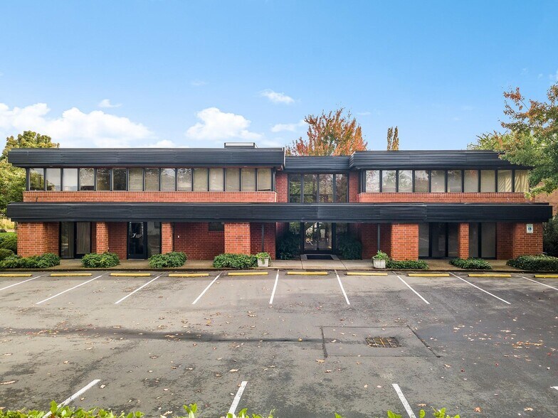 More Photos Of 29781 SW Town Center Loop W, Wilsonville Office For Sale