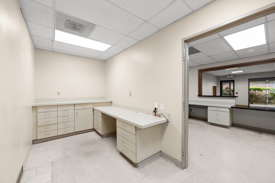 More Photos Of 13414 Medical Complex Dr, Tomball Medical For Lease
