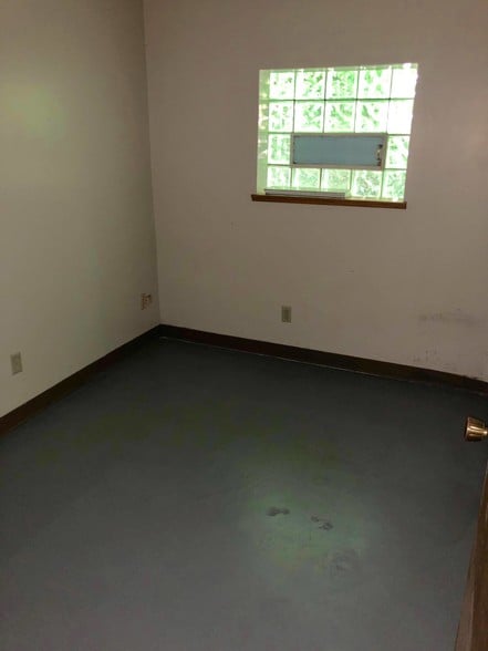 More Photos Of 1038 William Flynn Hwy, Glenshaw Office For Lease