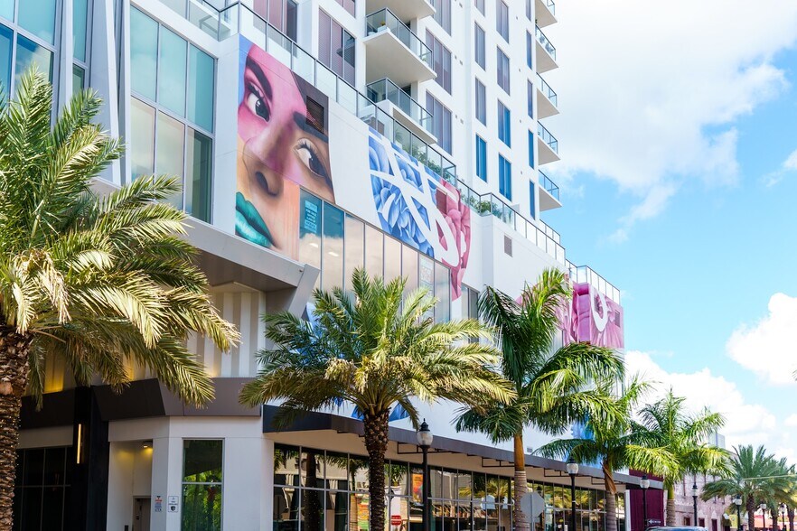 More Photos Of 50 S Lemon Ave, Sarasota Office For Lease