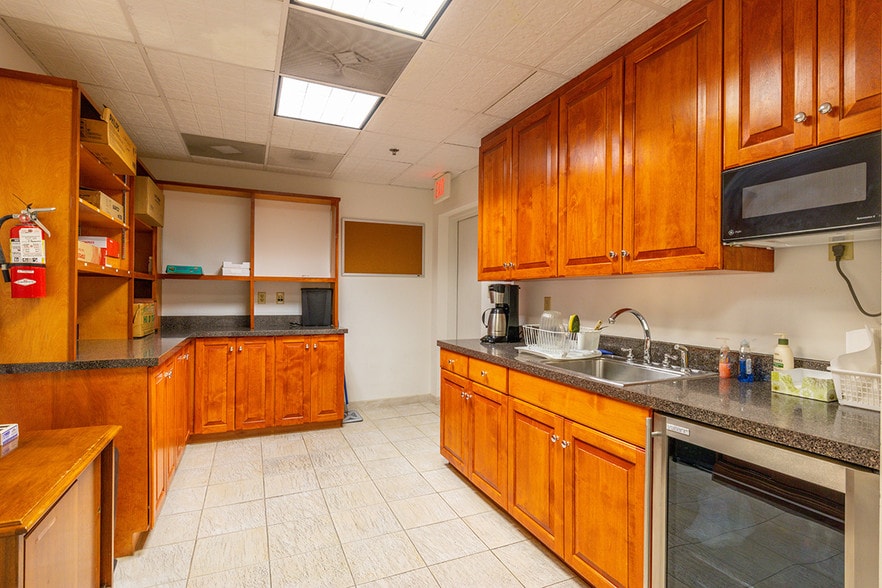 More Photos Of 1208-1212 E Cary St, Richmond Loft Creative Space For Lease
