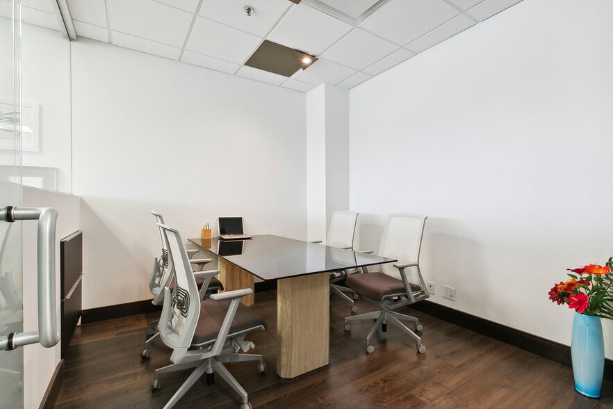 More Photos Of 78-80 Corporate Dr, Toronto Office For Sale