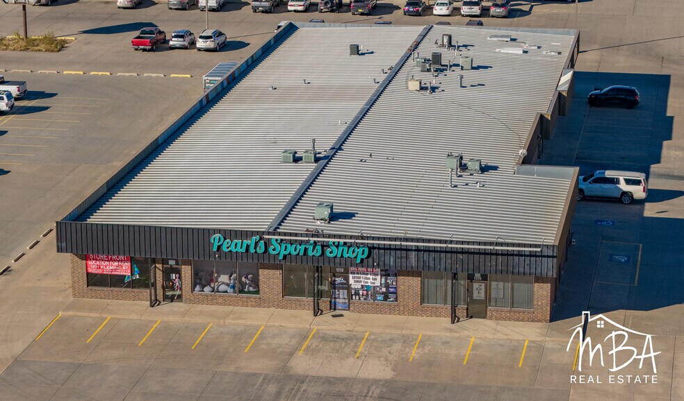 More Photos Of 1213 Fleming St, Garden City General Retail For Sale