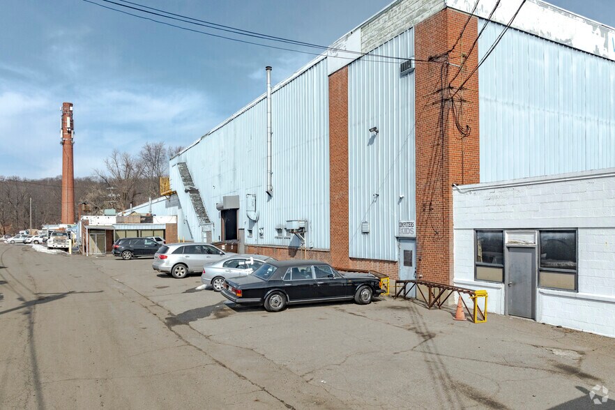 More Photos Of 150 E Aurora St, Waterbury Manufacturing For Sale