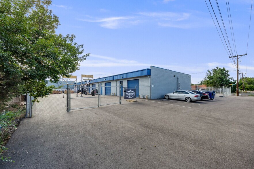 More Photos Of 3120 Beacon St, Colorado Springs Warehouse For Lease