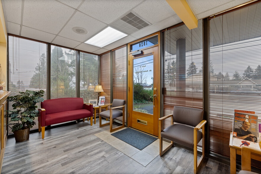 More Photos Of 7820-7822 27th St W, University Place Medical For Sale