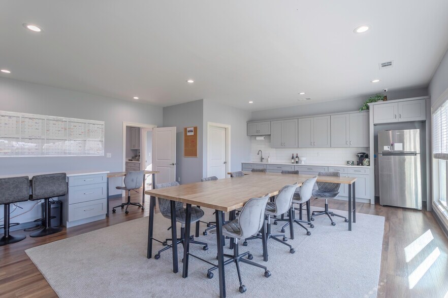 More Photos Of 2356 Alabama River Pky, Millbrook Flex For Sale