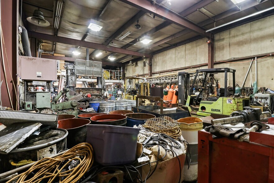 More Photos Of 85 Skillen St, Buffalo Auto Salvage Facility For Sale