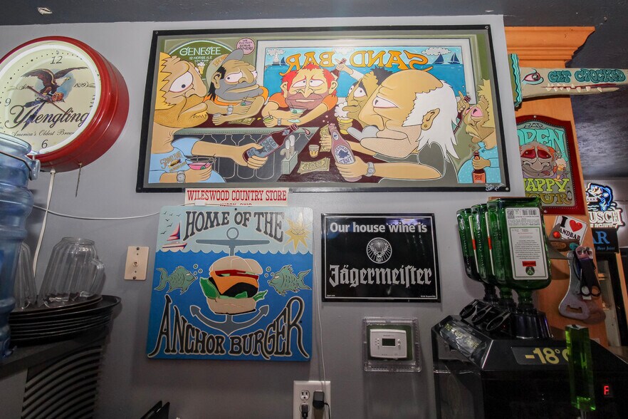 More Photos Of 54 McKinley St, Huron Bar For Sale